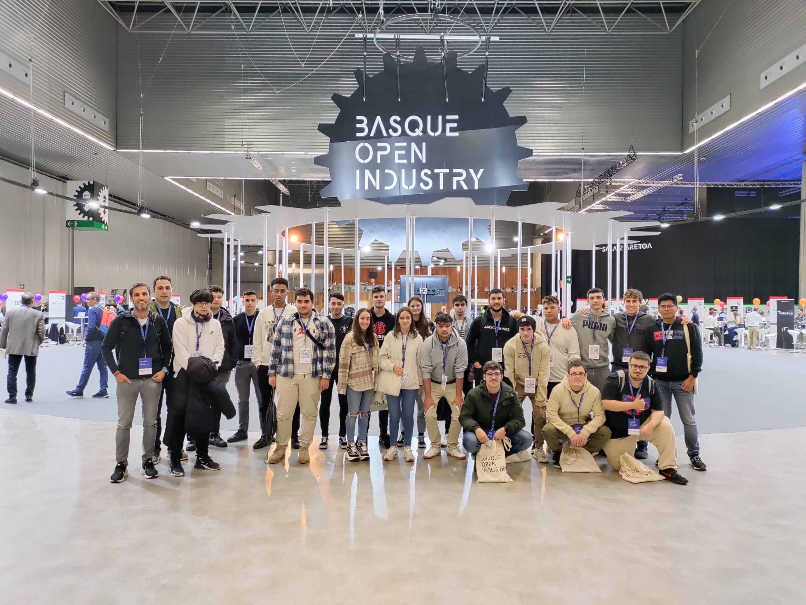 Alumnado de Informática y Ciberseguridad en el Basque Open Industry ...